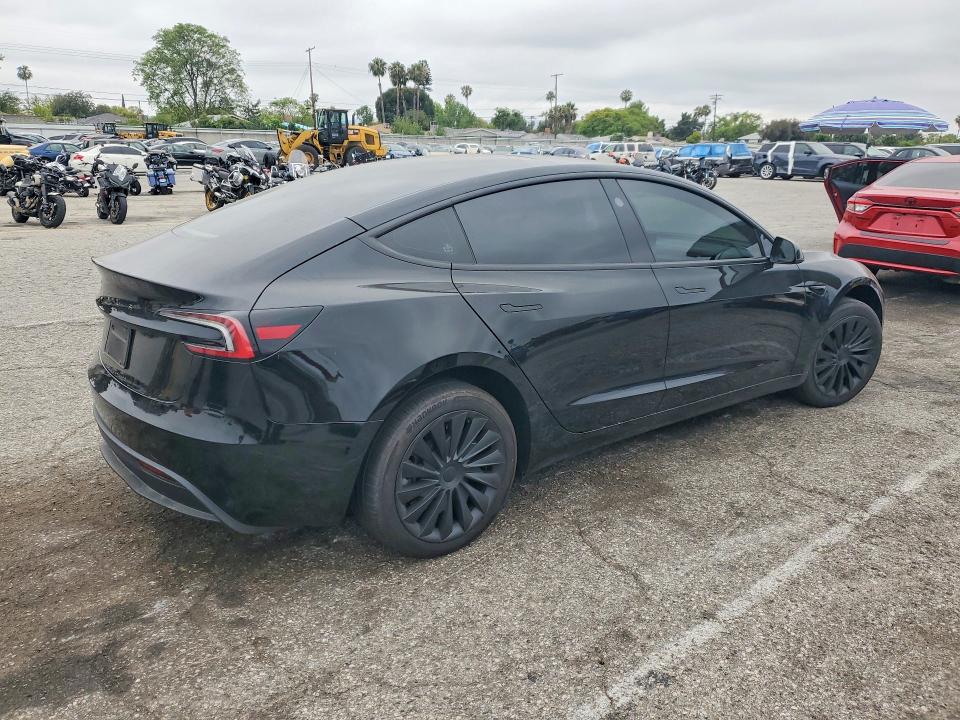 52932516 :رقم المزاد ، 5YJ3E1EA3SF983637 vin ، 2025 Tesla Model 3 مزاد بيع