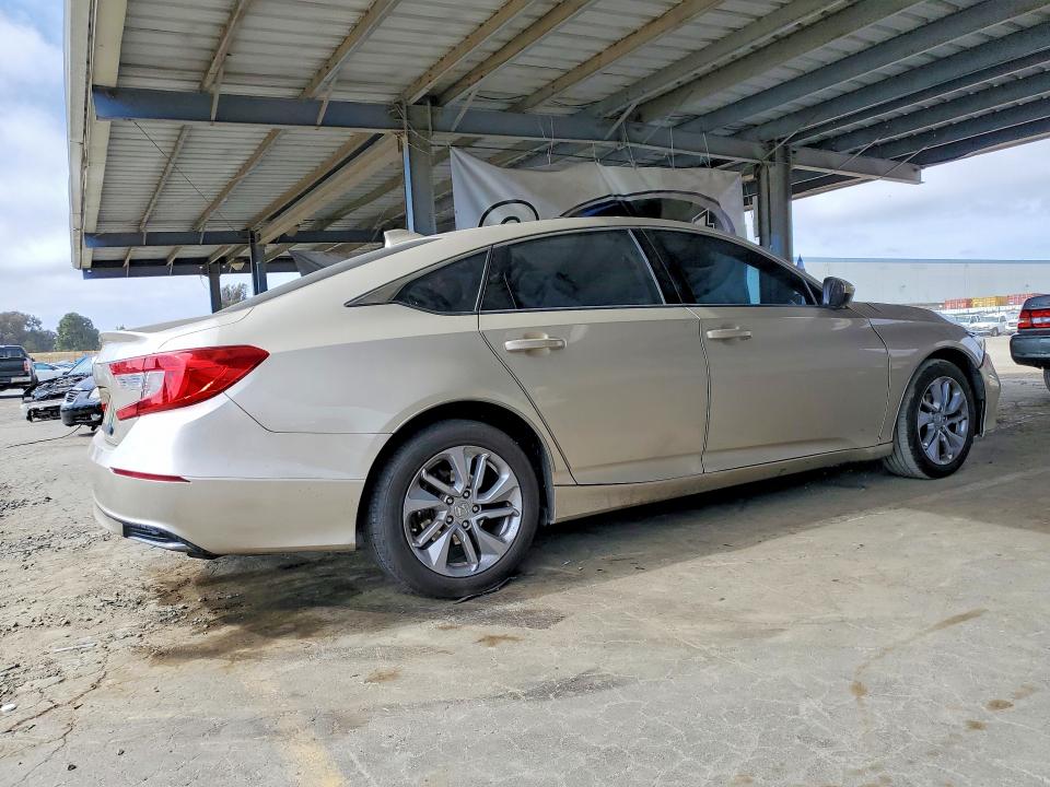 Продажа на аукционе авто 2018 Honda Accord, vin: 1HGCV1F14JA044567, номер лота: 53579336
