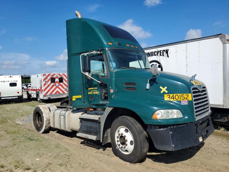 Продаж на аукціоні авто 2015 Mack Unknown, vin: 1M1AW01X3FM007010, номер лоту: 54213956