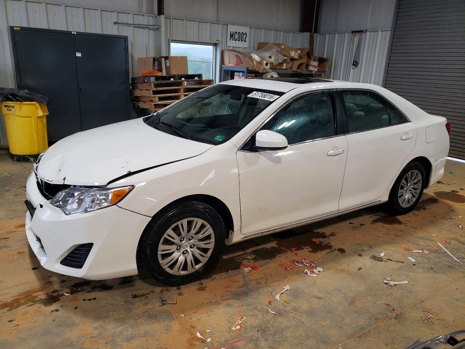 51758016 :رقم المزاد ، 4T1BF1FK4EU332959 vin ، 2014 Toyota Camry مزاد بيع