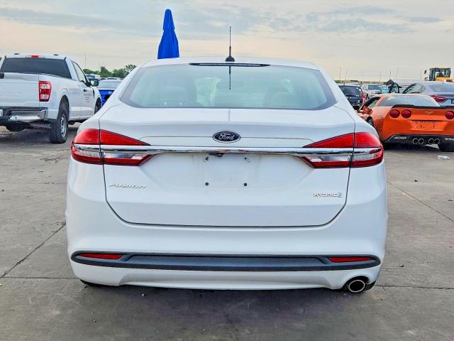 53166066 :رقم المزاد ، 3FA6P0UU5JR100170 vin ، 2018 Ford Fusion مزاد بيع