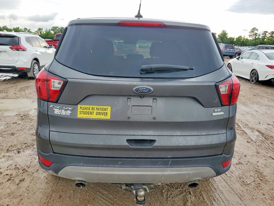 55091256 :رقم المزاد ، 1FMCU0GD8KUA50730 vin ، 2019 Ford Escape مزاد بيع