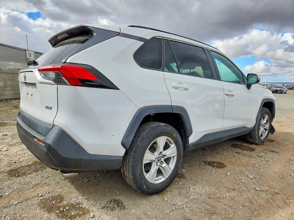 Продажа на аукционе авто 2021 Toyota Rav4, vin: 2T3W1RFV3MW125137, номер лота: 54551146