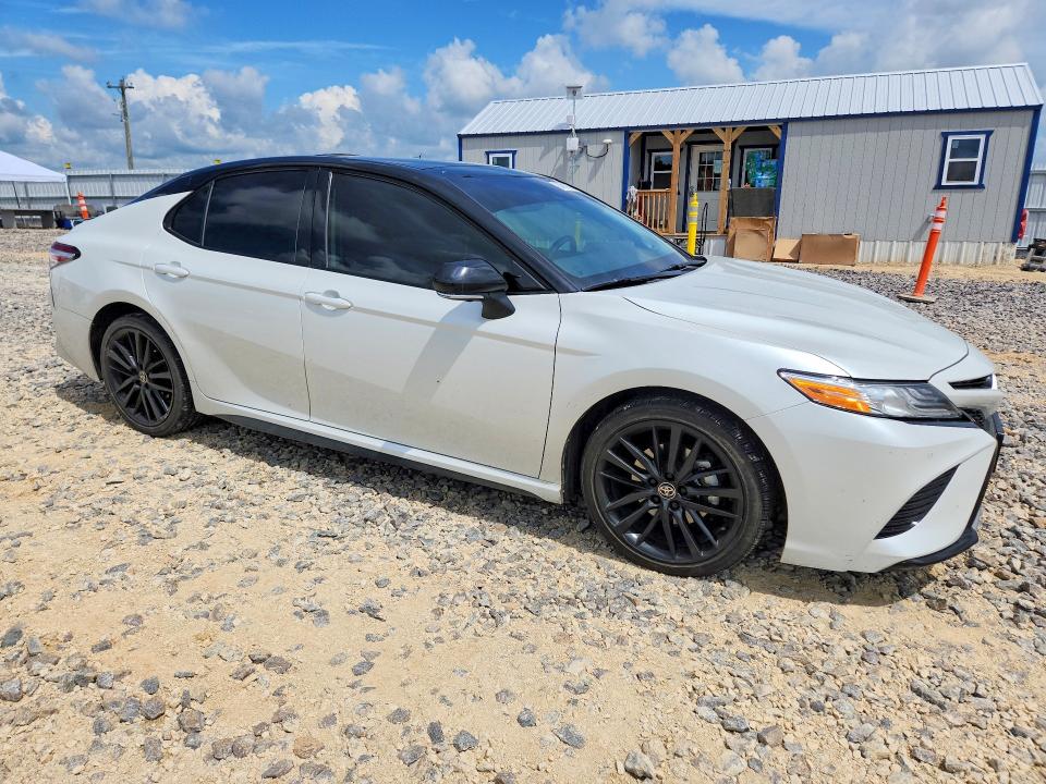 54913526 :رقم المزاد ، 4T1KZ1AK1LU046370 vin ، 2020 Toyota Camry مزاد بيع