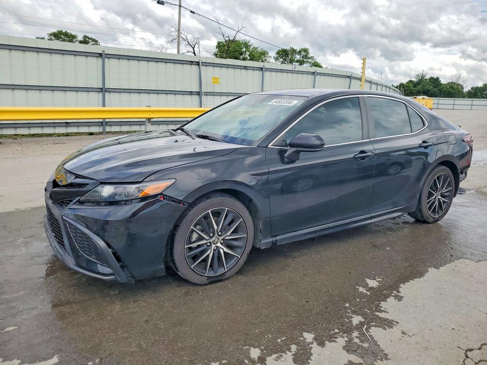 Auction sale of the 2021 Toyota Camry, vin: 4T1G11AK6MU493999, lot number: 54663596