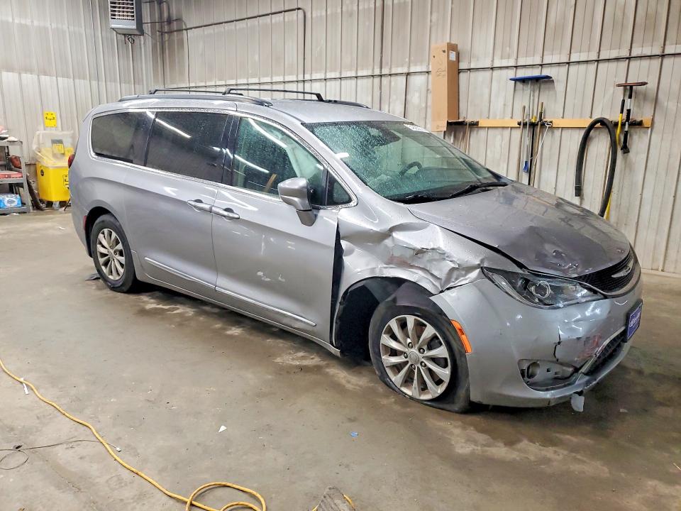 54886276 :رقم المزاد ، 2C4RC1BG7HR560727 vin ، 2017 Chrysler Pacifica مزاد بيع