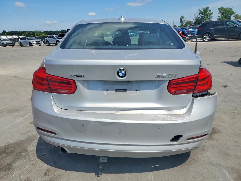 51962556 :رقم المزاد ، WBA8E5G52HNU23077 vin ، 2017 Bmw 320 مزاد بيع