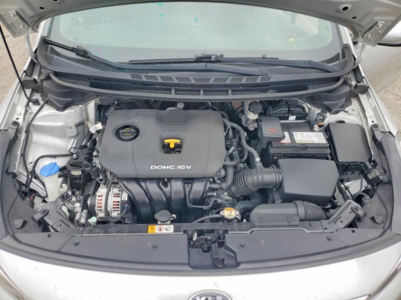 52225316 :رقم المزاد ، 3KPFL4A76JE272968 vin ، 2018 Kia Forte مزاد بيع