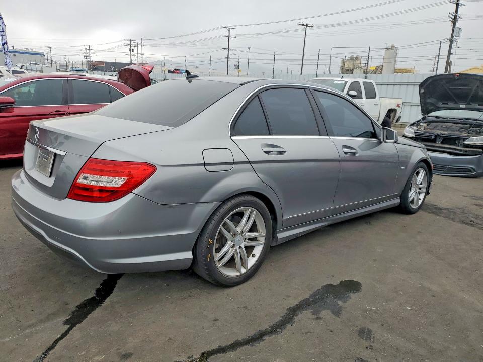 2012 Mercedes-benz C მანქანა იყიდება აუქციონზე, vin: WDDGF4HBXCA615833, აუქციონის ნომერი: 53416986
