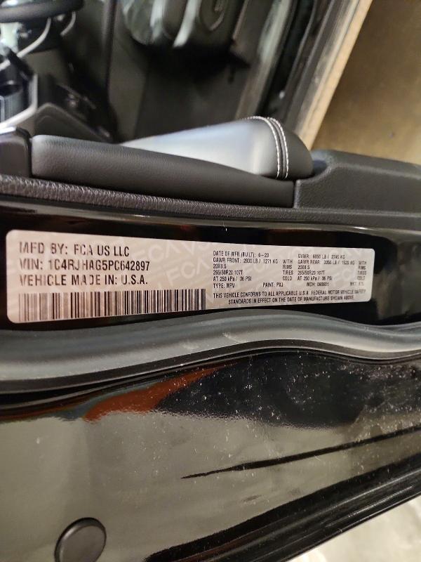51142976 :رقم المزاد ، 1C4RJHAG5PC642897 vin ، 2023 Jeep Grand Cherokee مزاد بيع