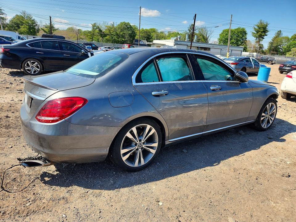 2018 Mercedes-benz C მანქანა იყიდება აუქციონზე, vin: 55SWF4KBXJU246473, აუქციონის ნომერი: 52060196