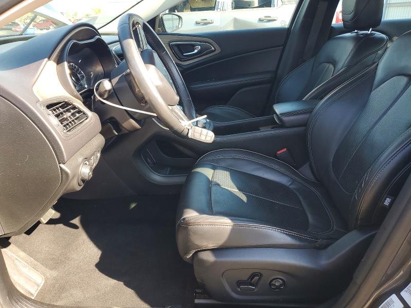 52203456 :رقم المزاد ، 1C3CCCCG3FN567639 vin ، 2015 Chrysler 200 مزاد بيع