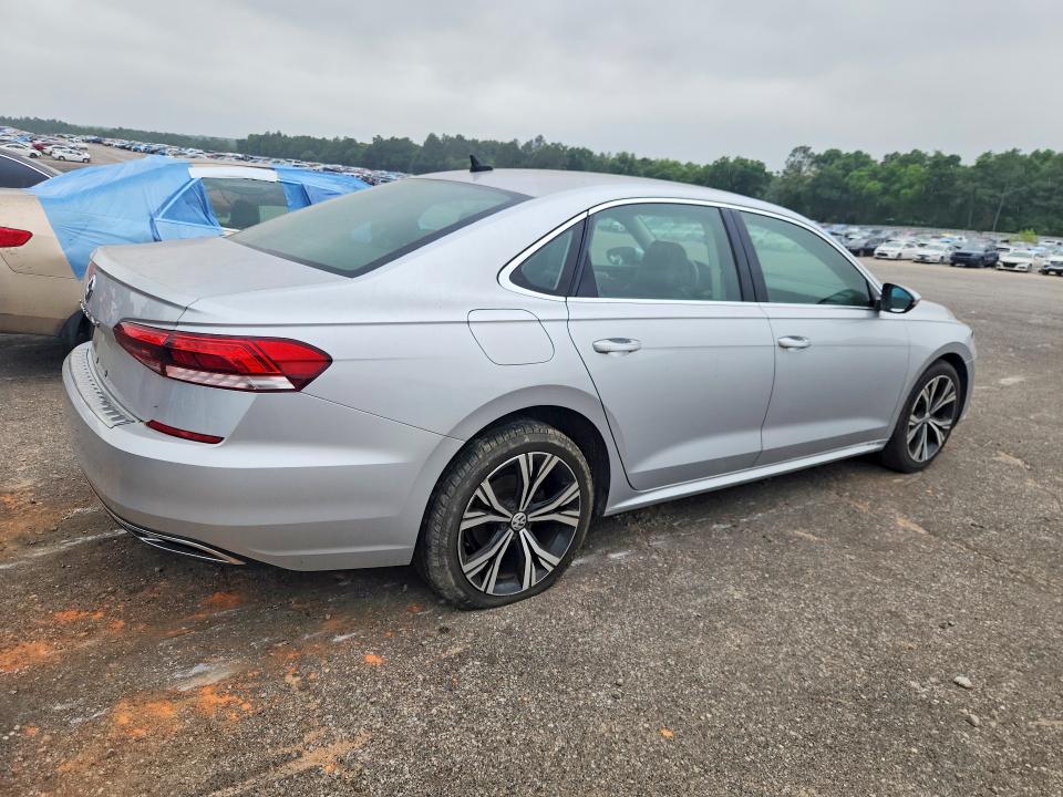 52434726 :رقم المزاد ، 1VWSA7A3XMC000676 vin ، 2021 Volkswagen Passat مزاد بيع