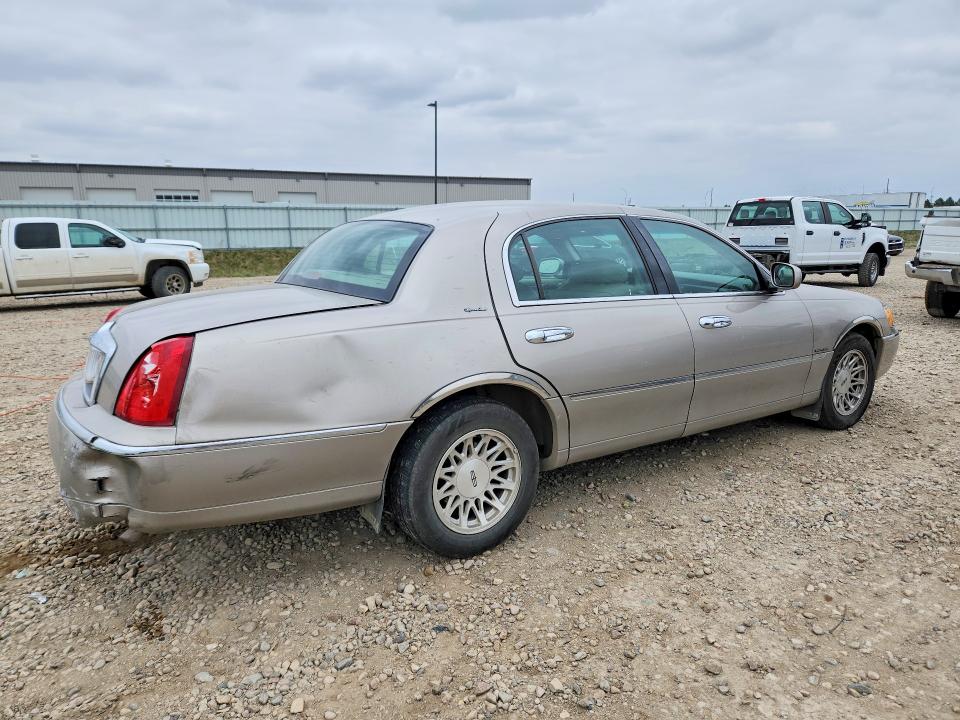 52152086 :رقم المزاد ، 1LNHM82WXXY617095 vin ، 1999 Lincoln Town Car مزاد بيع