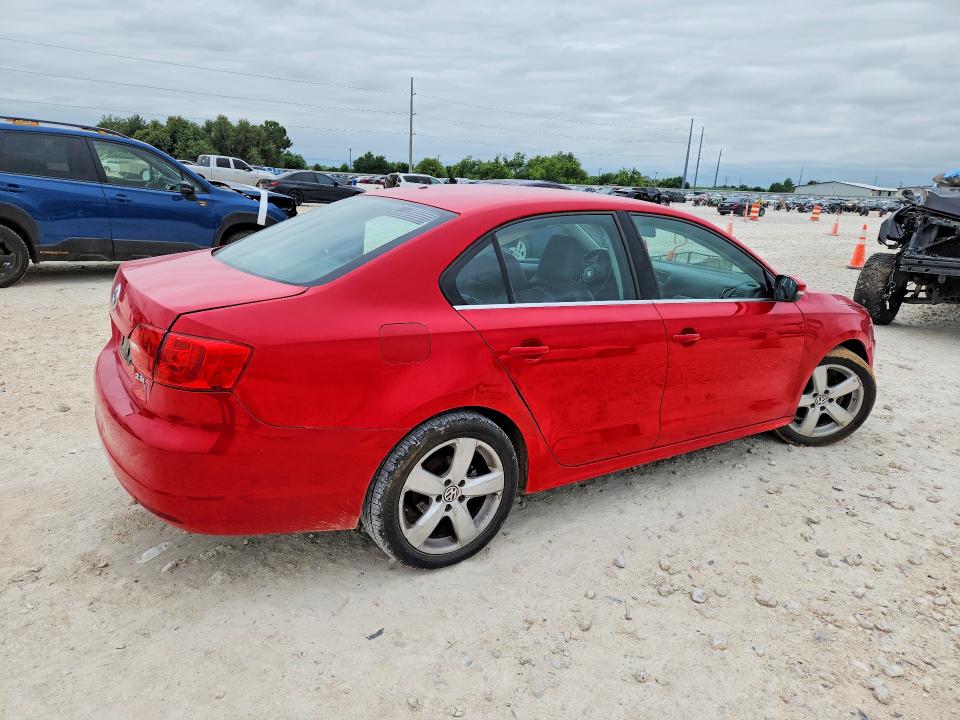 52772636 :رقم المزاد ، 3VWDP7AJ7DM217736 vin ، 2013 Volkswagen Jetta مزاد بيع