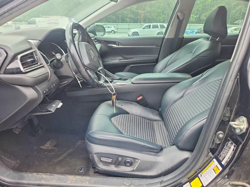 52551576 :رقم المزاد ، 4T1G11AK2LU902983 vin ، 2020 Toyota Camry مزاد بيع