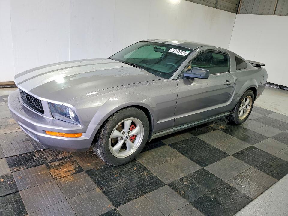 52526106 :رقم المزاد ، 1ZVFT80N675288418 vin ، 2007 Ford Mustang مزاد بيع