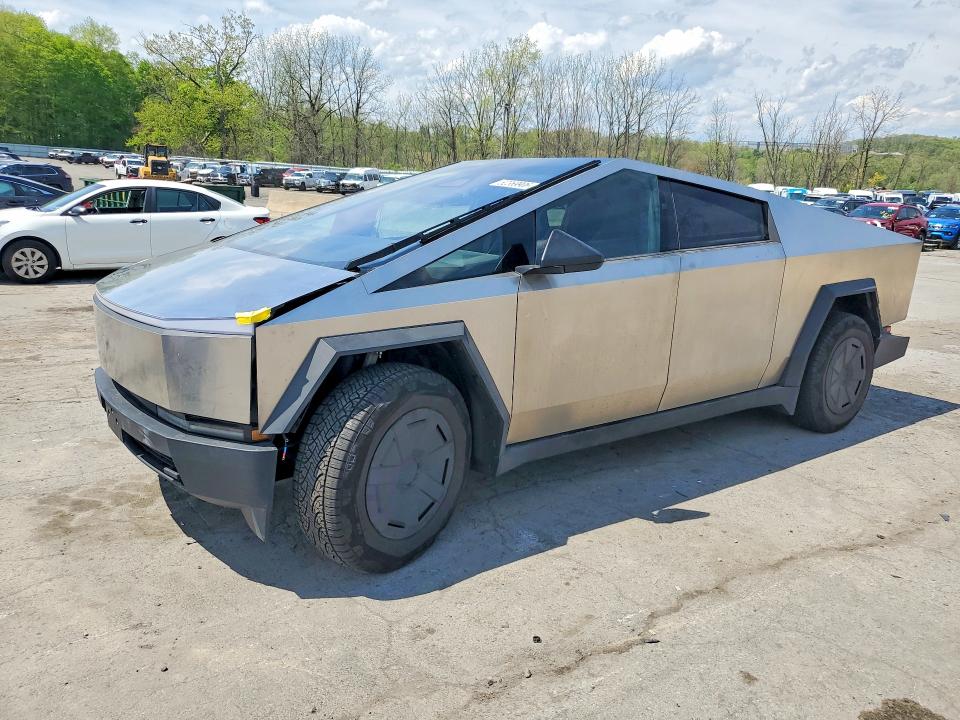 52369906 :رقم المزاد ، 7G2CEHED0RA055601 vin ، 2024 Tesla Cybertruck مزاد بيع