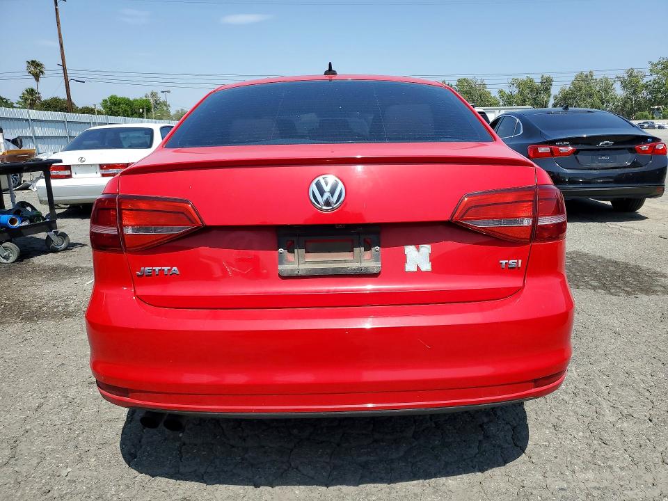 53275626 :رقم المزاد ، 3VWD17AJ5FM225595 vin ، 2015 Volkswagen Jetta مزاد بيع