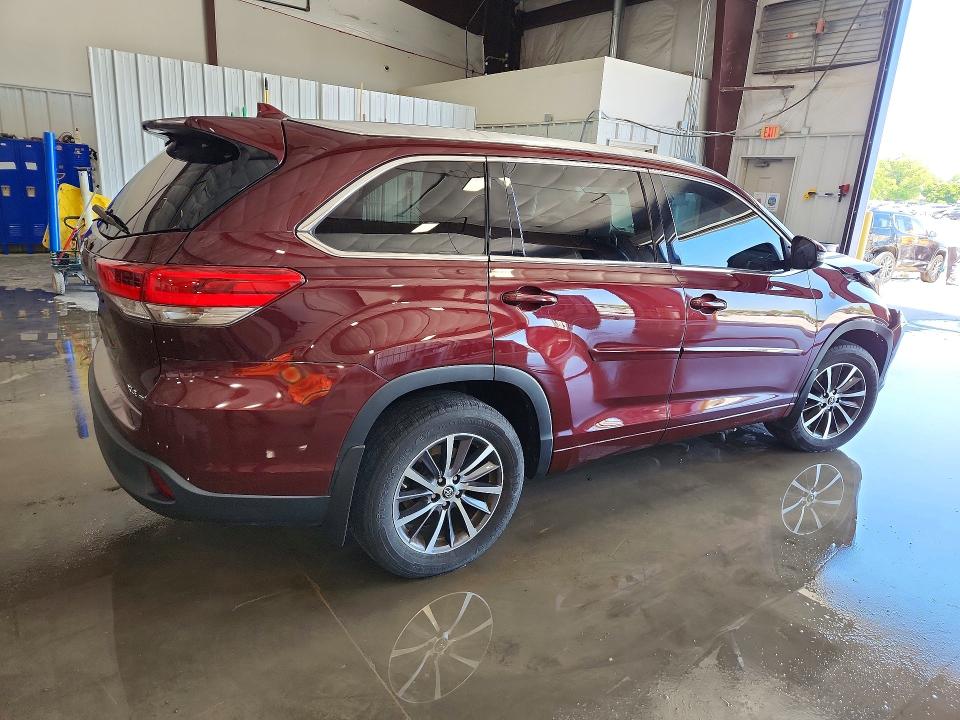 53020346 :رقم المزاد ، 5TDJZRFH4HS372185 vin ، 2017 Toyota Highlander مزاد بيع