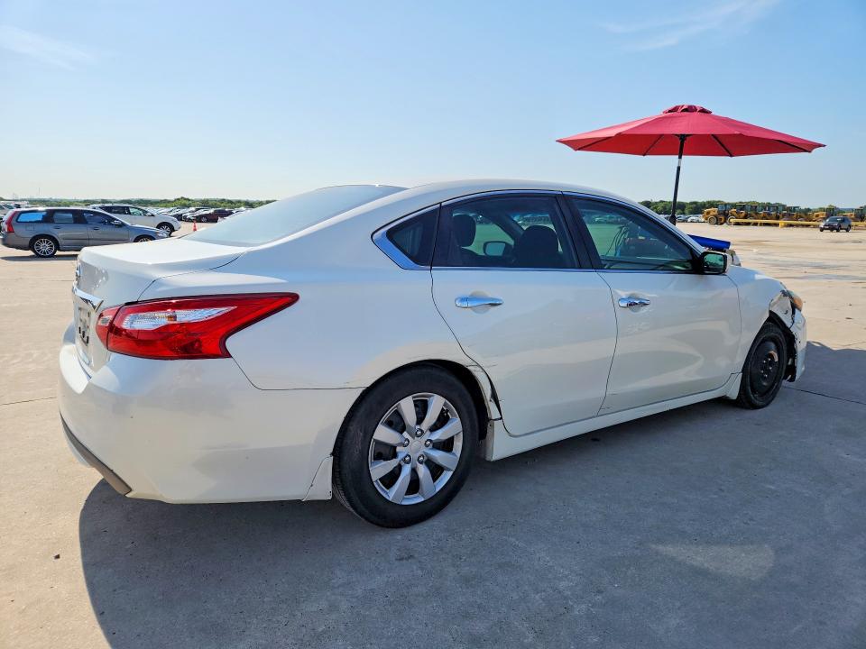 2017 Nissan Altima მანქანა იყიდება აუქციონზე, vin: 1N4AL3AP7HN316718, აუქციონის ნომერი: 55348696