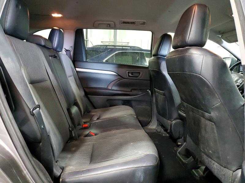 52963826 :رقم المزاد ، 5TDBZRFH9HS359971 vin ، 2017 Toyota Highlander مزاد بيع