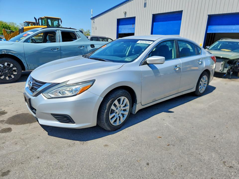 2017 Nissan Altima მანქანა იყიდება აუქციონზე, vin: 1N4AL3AP3HC496811, აუქციონის ნომერი: 52229256