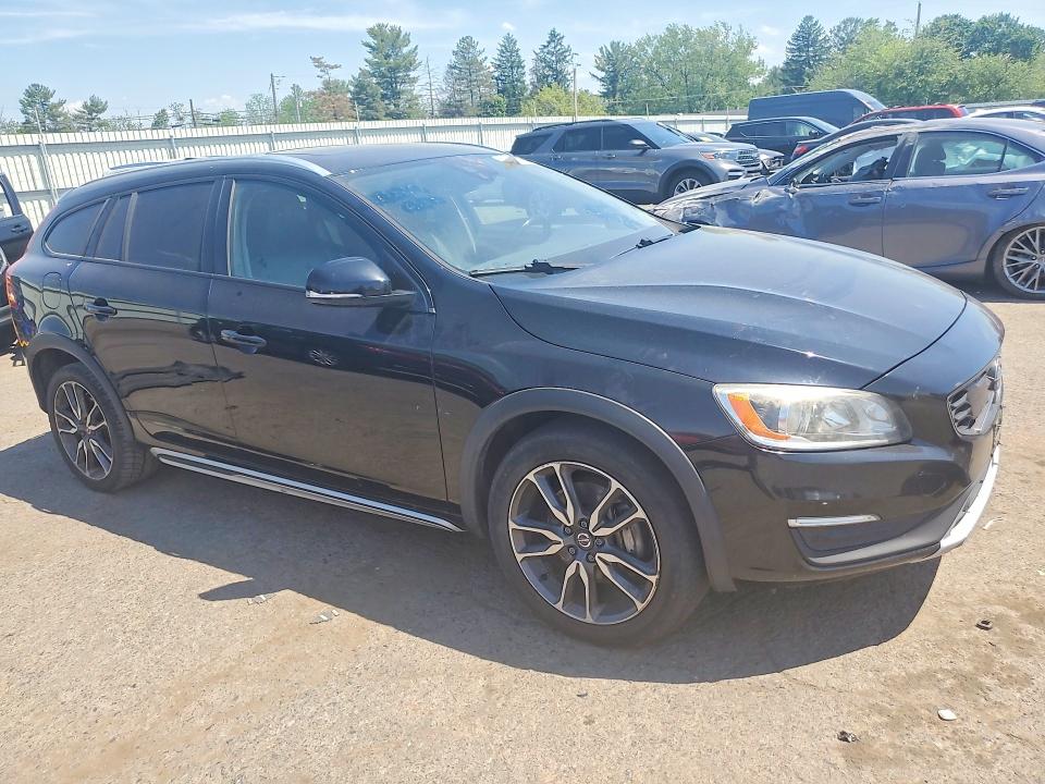 Aukcja sprzedaży 2018 Volvo V60 Cross Country, vin: YV440MWK4J2052882, numer aukcji: 51920596