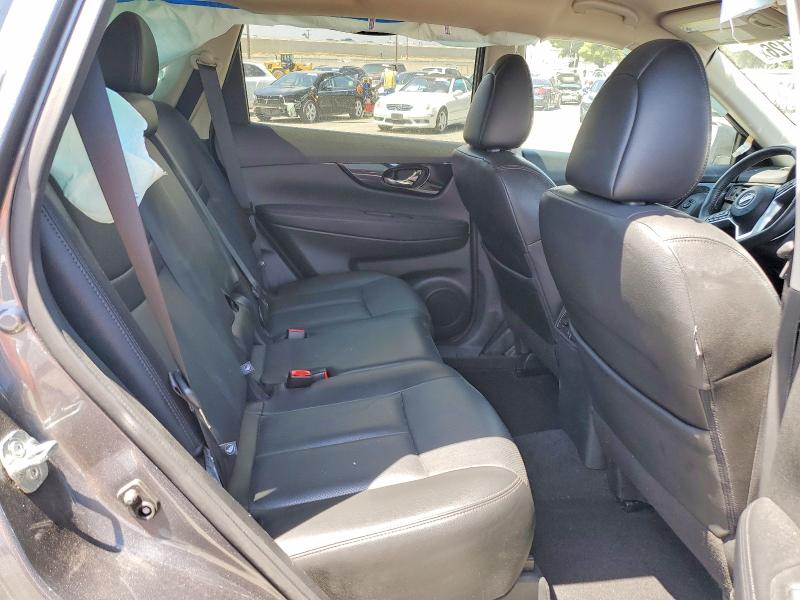 52085126 :رقم المزاد ، 5N1AT2MV6JC744095 vin ، 2018 Nissan Rogue مزاد بيع