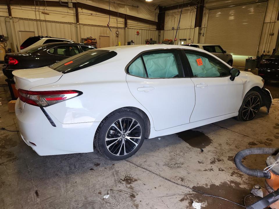 2018 Toyota Camry მანქანა იყიდება აუქციონზე, vin: 4T1B11HKXJU628395, აუქციონის ნომერი: 54636646