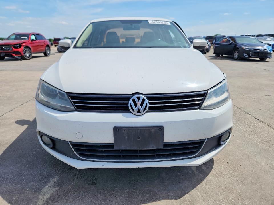 2011 Volkswagen Jetta მანქანა იყიდება აუქციონზე, vin: 3VWLX7AJ3BM325926, აუქციონის ნომერი: 52409256
