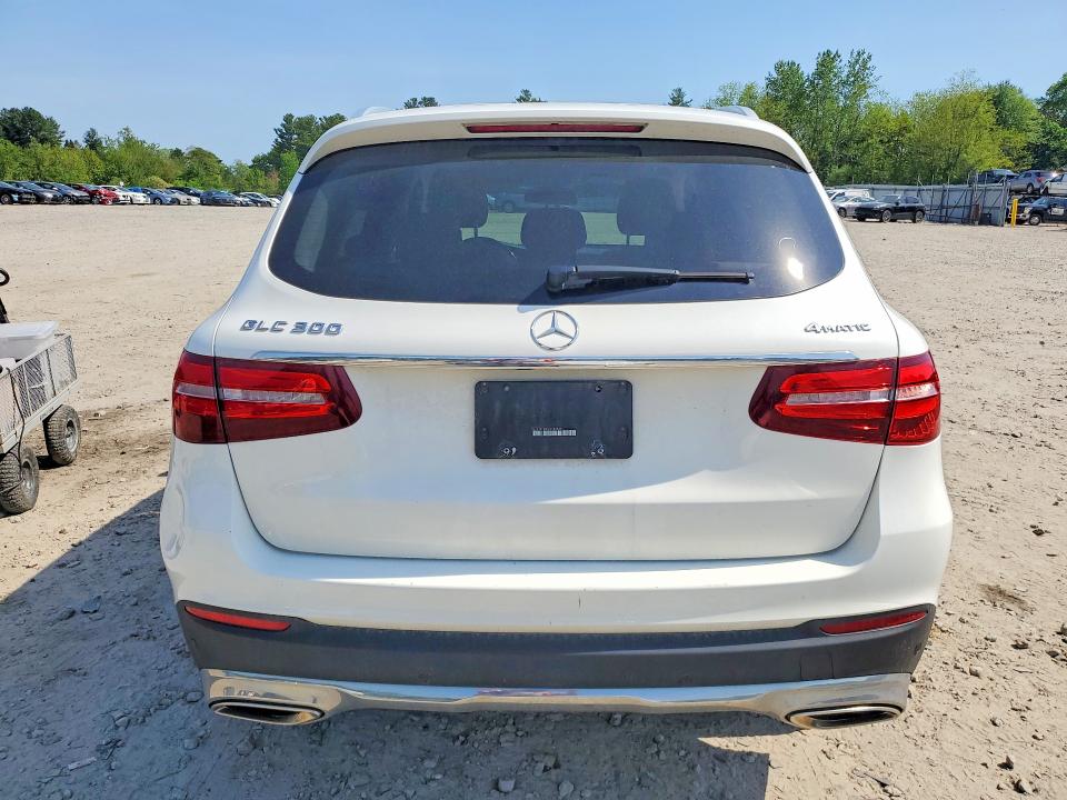 53943286 :رقم المزاد ، WDC0G4KBXJV040327 vin ، 2018 Mercedes-benz Glc مزاد بيع