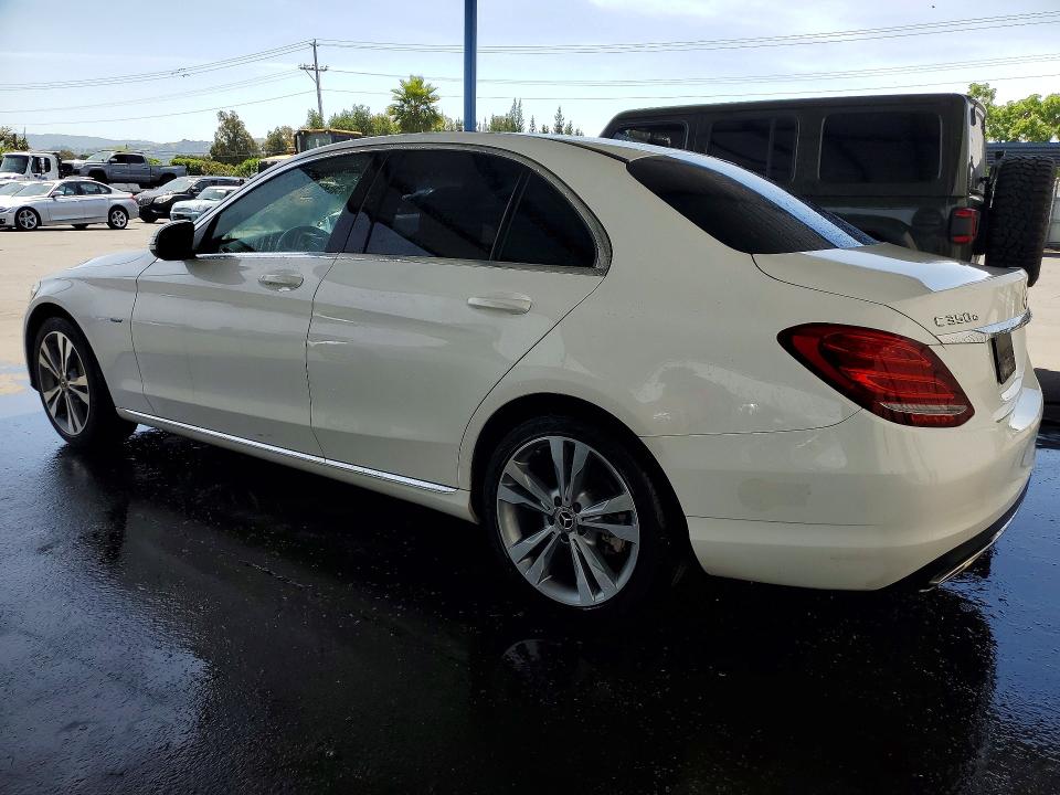Продажа на аукционе авто 2018 Mercedes-benz C, vin: 55SWF4HB2JU241422, номер лота: 52040546