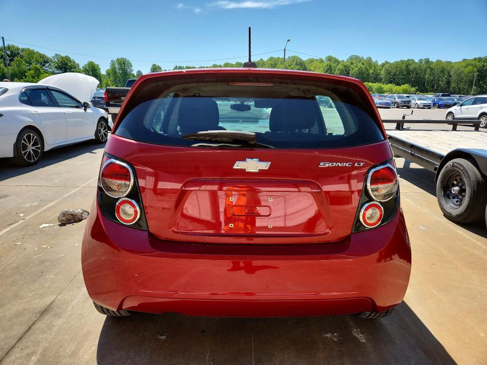 2015 Chevrolet Sonic მანქანა იყიდება აუქციონზე, vin: 1G1JC6SH1F4127321, აუქციონის ნომერი: 52932576