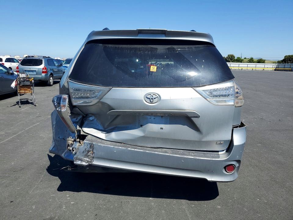 Продажа на аукционе авто 2019 Toyota Sienna, vin: 5TDXZ3DC6KS017427, номер лота: 52989786