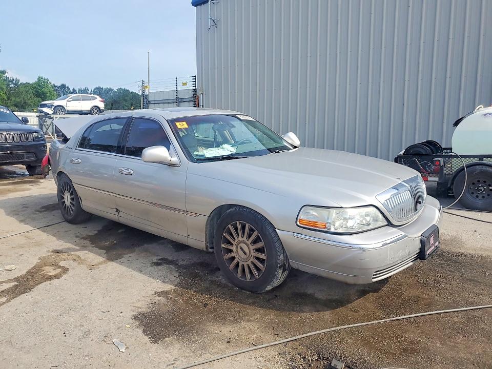 Продаж на аукціоні авто 2003 Lincoln Town Car, vin: 1LNHM82W83Y604808, номер лоту: 53097236