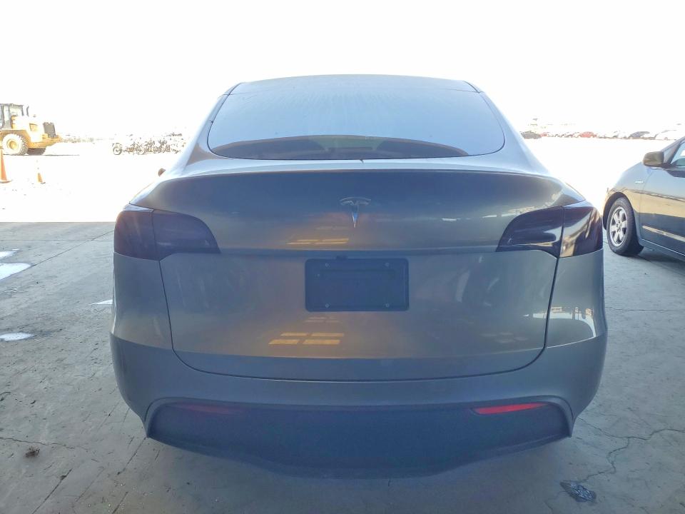 2024 Tesla Model Y მანქანა იყიდება აუქციონზე, vin: 7SAYGAEE1RF127897, აუქციონის ნომერი: 54091936