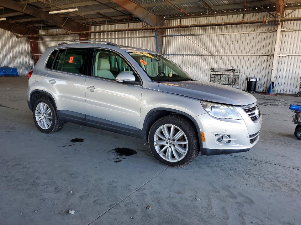 2011 Volkswagen Tiguan მანქანა იყიდება აუქციონზე, vin: WVGAV7AX7BW515325, აუქციონის ნომერი: 53105246