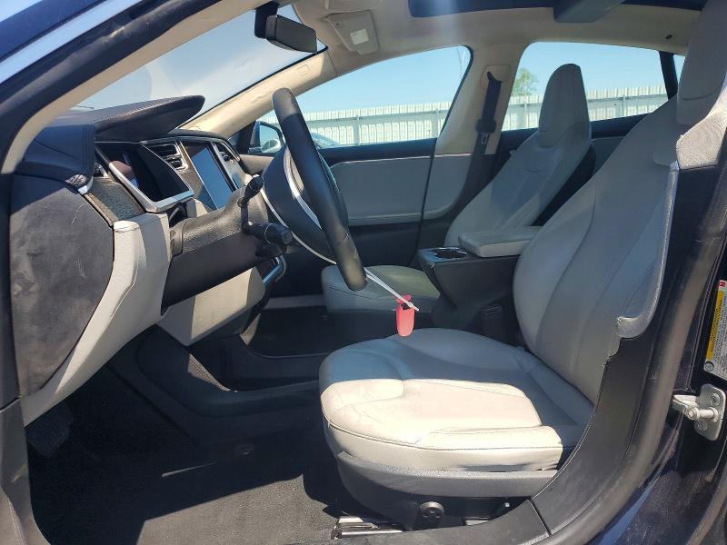 54200906 :رقم المزاد ، 5YJSA1AG2DFP12122 vin ، 2013 Tesla Model S مزاد بيع