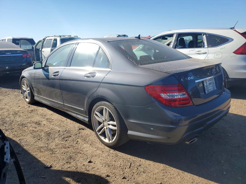 2013 Mercedes-benz C მანქანა იყიდება აუქციონზე, vin: WDDGF8AB3DR273209, აუქციონის ნომერი: 52554366