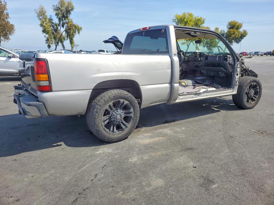 2003 Chevrolet Silverado მანქანა იყიდება აუქციონზე, vin: 2GCEC19V231125625, აუქციონის ნომერი: 52211946