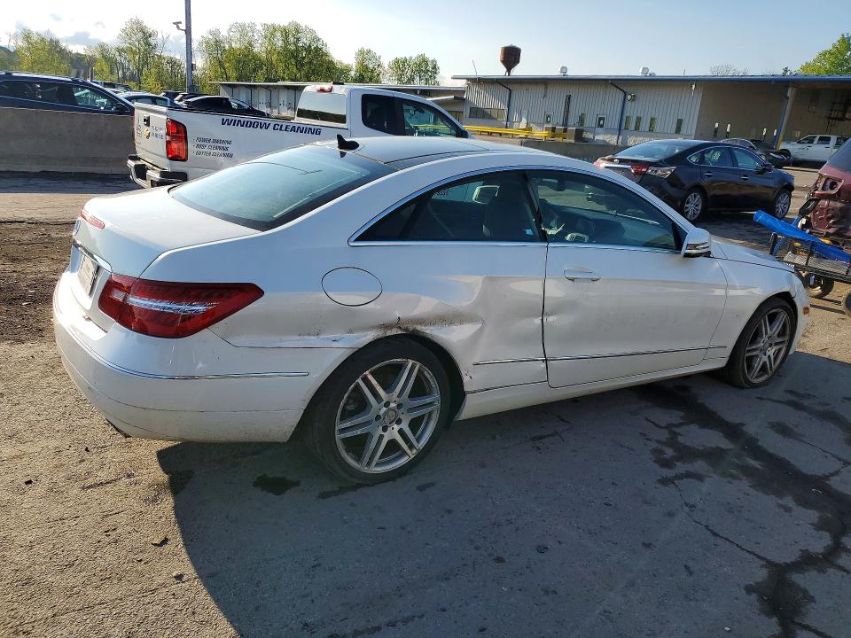 52143356 :رقم المزاد ، WDDKJ5GB0AF043784 vin ، 2010 Mercedes-benz E مزاد بيع