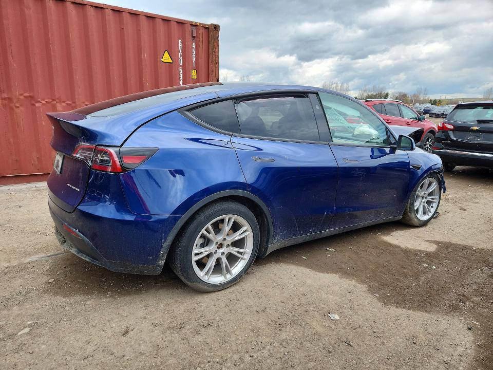 2024 Tesla Model Y მანქანა იყიდება აუქციონზე, vin: 7SAYGAEE8RF009667, აუქციონის ნომერი: 50944336