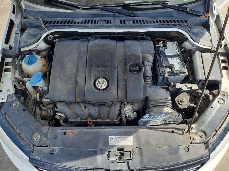 2011 Volkswagen Jetta მანქანა იყიდება აუქციონზე, vin: 3VWLX7AJ3BM325926, აუქციონის ნომერი: 52409256