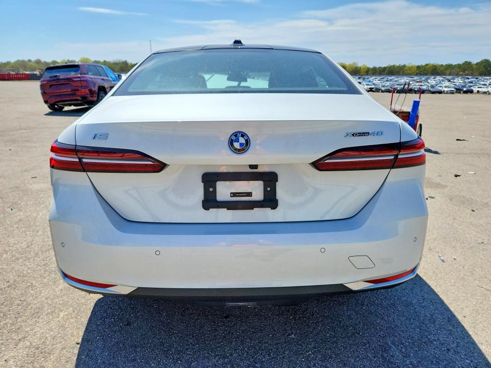 53322756 :رقم المزاد ، WBY13HG05SCS27426 vin ، 2025 Bmw I5 مزاد بيع