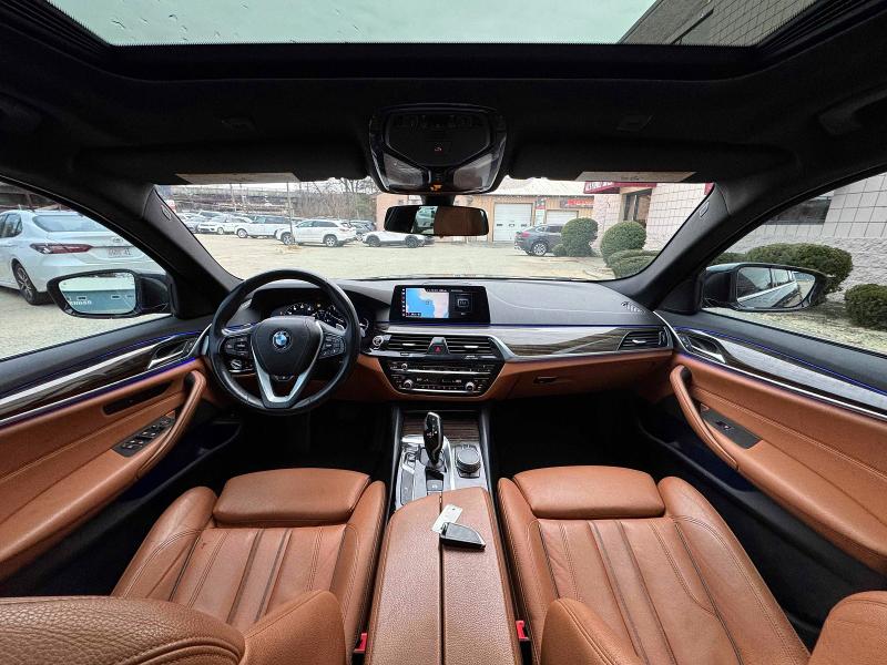 54777906 :رقم المزاد ، WBAJA7C5XJWA73151 vin ، 2018 Bmw 530 مزاد بيع