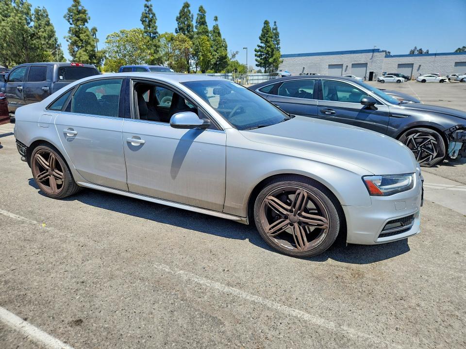 Продажа на аукционе авто 2014 Audi S4, vin: WAUBGAFLXEA017348, номер лота: 53183846
