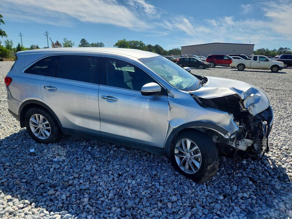 52468106 :رقم المزاد ، 5XYPG4A33JG358411 vin ، 2018 Kia Sorento مزاد بيع