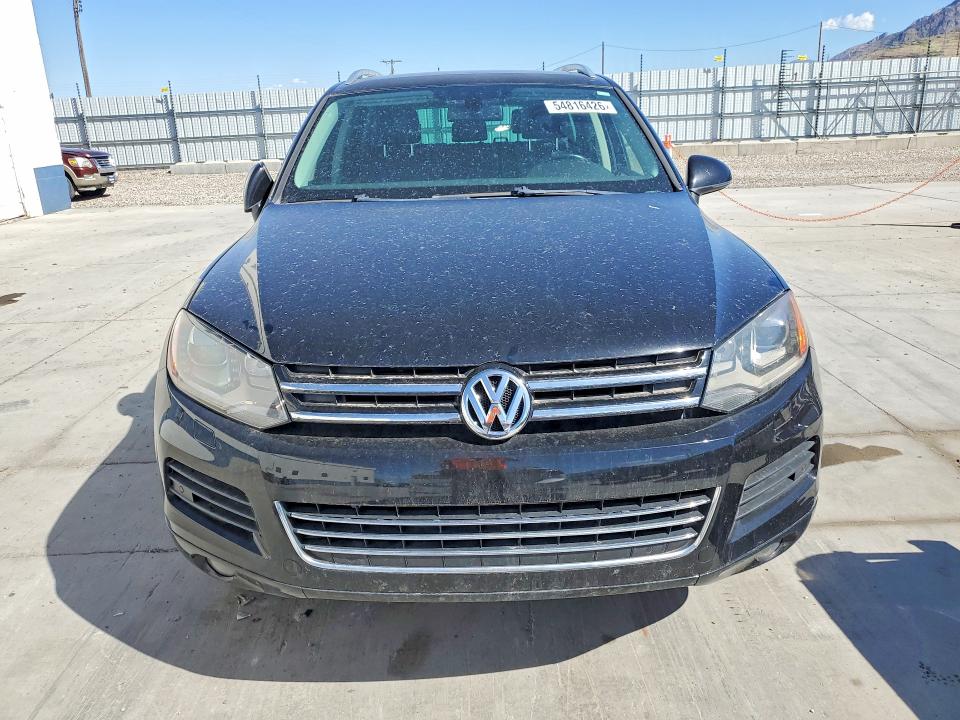 2011 Volkswagen Touareg მანქანა იყიდება აუქციონზე, vin: WVGFF9BP9BD006779, აუქციონის ნომერი: 54816426