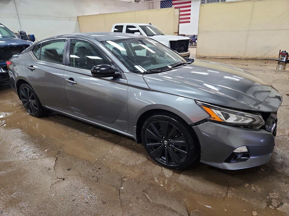 53940816 :رقم المزاد ، 1N4BL4CW7NN370692 vin ، 2022 Nissan Altima مزاد بيع